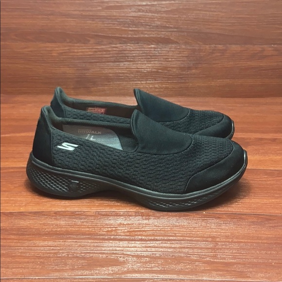 skechers on the go goga max